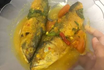 Enaknya Ikan Bumbu Kuning Tanpa Santan Yang Bisa Kita Bikin Sendiri di Rumah