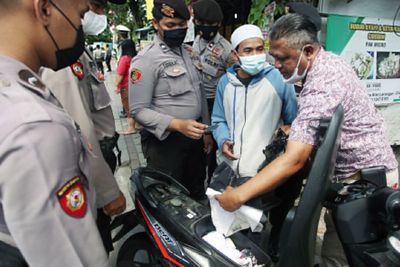 Cegat Puluhan Massa Reuni 212 dari Luar DKI, Polisi Periksa dan Pulangkan