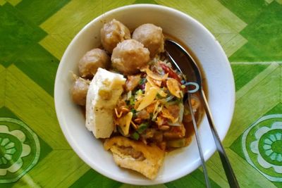 Unik! Bakso Kuah Bumbu Rujak yang Khas dari Sumenep