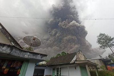 Balai Besar TNBTS Minta Masyarakat Waspada Usai Erupsi Gunung Semeru