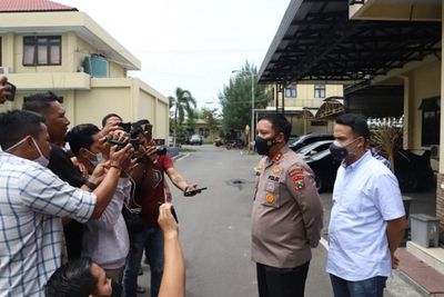 Misteri Kematian Mahasiswi Bunuh Diri di Makam Ayahnya, Oknum Polisi Terlibat?