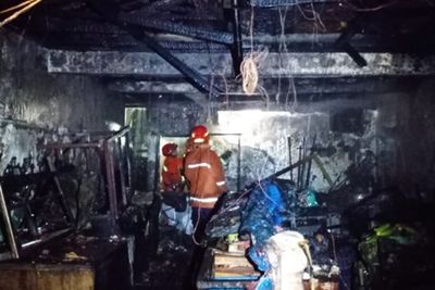 Gudang Sembako di Jaktim Ludes Terbakar Akibat Korsleting Listrik