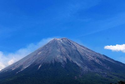 Riwayat Panjang Letusan Gunung Semeru, Rekaman Erupsi Pertama Terjadi di Abad ke-19