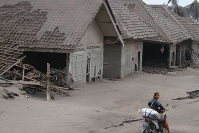 Usai Erupsi, Gunung Semeru Masih Berstatus Waspada