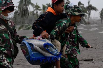 Pencarian Korban Guguran Awan Panas Gunung Semeru, Ini Foto-fotonya