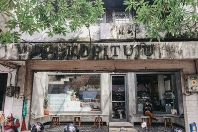 Kopi Tuju, Coffee Shop Industrialis Favorit Anak Muda di Malang