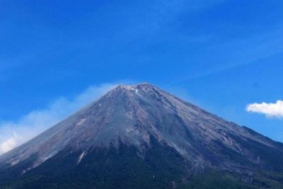 Tak Hanya Gunung Semeru, 3 Gunung Berapi di Indonesia Ini Memiliki Status Siaga Meletus