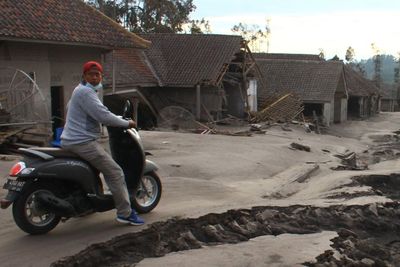 Kemenkop Restrukturisasi Kredit Pelaku UMKM Korban Erupsi Semeru