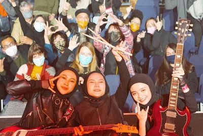Tur ke Eropa, Voice of Baceprot Ungkapkan Hijab sebagai Tanda Perdamaian dan Cinta