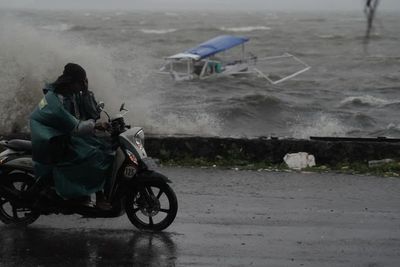 Cuaca Buruk, Ombak di Pesisir Cempae Parepare Mencapai 3 Meter