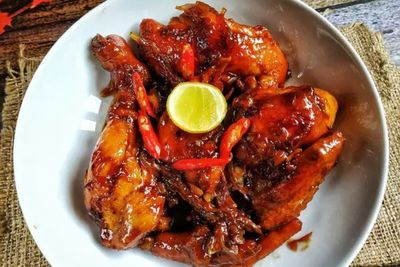 Bingung Mau Buat Menu Apa Untuk Siang Ini? Gimana Kalau Buat Ayam Masak Cola Saja?
