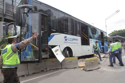 Audit Kecelakaan Bus Transjakarta, KNKT Soroti Dugaan Pengemudi Alami Kelelahan