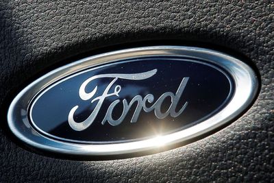 Ford Tunda Kewajiban Masuk Kantor Usai COVID Varian Omicron Hadir di AS