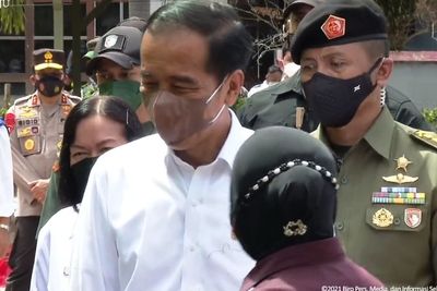 Ungkap Penyebab Banjir di Sintang, Jokowi: Kerusakan Daerah Aliran Sungai