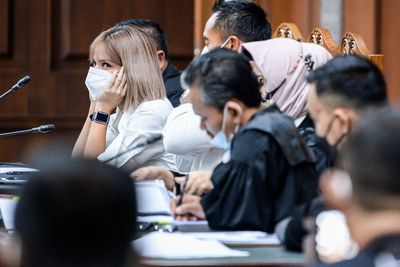 Sidang Lanjutan Nia Ramadhani dan Ardie Bakrie, Ini Foto-fotonya