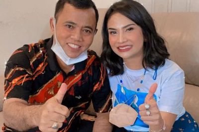 Beda dengan Doddy, H Faisal Tetap akan Cantumkan Nama Vanessa Angel di Buku Yasin