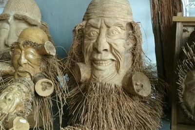 Keren, Pria Asal Pemalang Ubah Limbah Jadi Kerajinan Ekspresi Wajah
