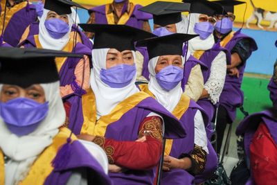 Wisuda Sekolah Lansia di Bandung, Berikut Foto-fotonya