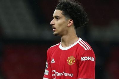 Zidane Iqbal, Wonderkid MU Asal Irak yang Lakoni Debut Tim Senior di Liga Champions