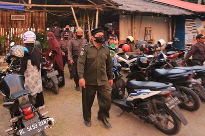 Razia dan Penyisiran Terkait Penerapan Qanun Syariat Islam, Ini Foto-fotonya