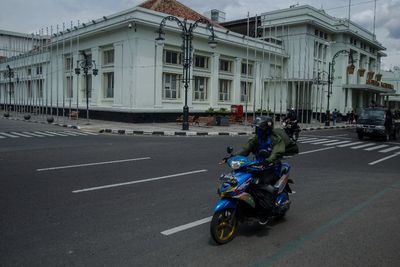 Jelang Nataru, Kasus COVID-19 di Sejumlah Wilayah di Indonesia Naik Lagi