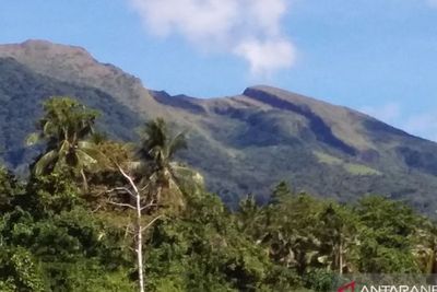 BPBD Naikkan Status Gunung Awu di Sulut ke Level Waspada