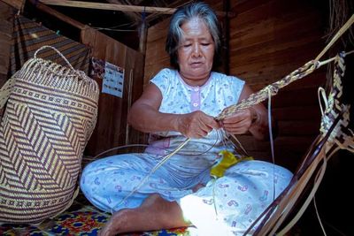 Tas Anyaman Rotan, Oleh-oleh Khas Dayak yang Wajib Dibawa Pulang