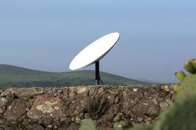 SpaceX Kemungkinan Bawa Layanan Internet Starlink ke Indonesia Tahun Depan!