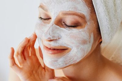 Jangan Salah, Ini Waktu Terbaik untuk Memakai Masker Wajah