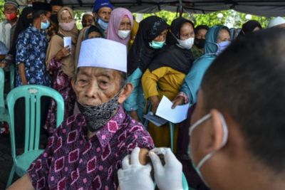 Menkes: Vaksin Booster akan Dimulai Januari 2022, Diutamakan untuk Lansia