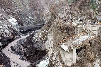 Kondisi Terputusnya Jembatan Besuk Koboan, Berikut Foto-fotonya