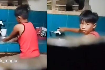 Viral Video Bocah Ketakutan Dengar Suara Misterius saat Cuci Piring Sendirian di Dapur