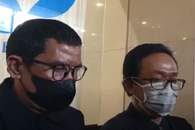 Turuti Keinginan Putranya, Ayah Gaga Muhammad Datang Melayat ke Rumah Duka Laura Anna