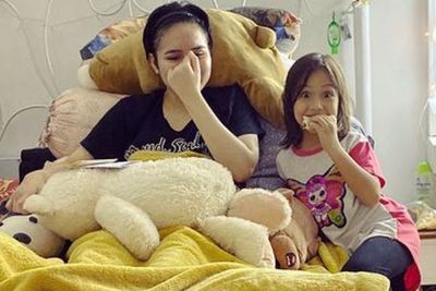 Viral Lagi Video Adik Laura Anna Doakan Kesembuhan Sang Kakak: Semoga Bisa Jalan Ya