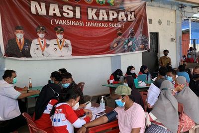 Percepat Vaksinasi Covid-19 di Pulau Terluar dengan Nasi Kapau