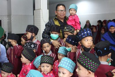 Diberi Kado Penampilan Nasyid dari Anak Yatim, Baskami: Saya Terharu