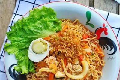 Lagi Pengen Sajian Pedas saat Hujan? Yuk Kita Buat Mie Nyemek Pedas