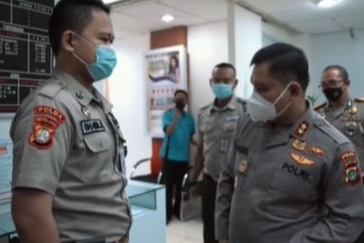 Datangi Satpam Bank, Kapolda Metro Minta Diajari Berikan Pelayanan Baik