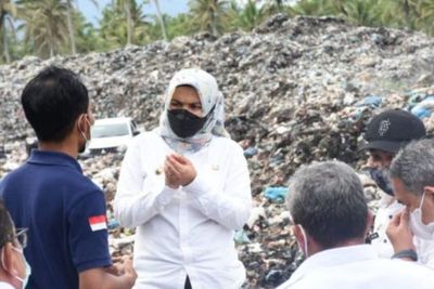 SMGP Bantu Menangani Sampah di TPA Panyabungan Barat, Turunkan Bantuan Excavator