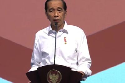 Jokowi Tutup Telinga Dihina Jalan Tol Tidak Bikin Kenyang , Ingin Saingi Negara Lain