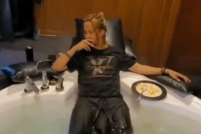Viral Video Habib Bahar Berendam di Jacuzzi, Denny Siregar Nyinyir, Ini Katanya..