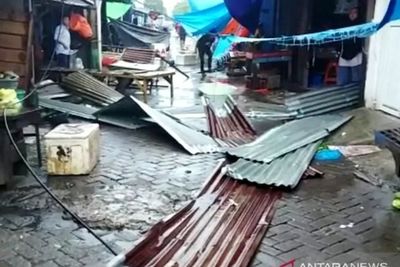 Sebanyak 299 Rumah Warga di Makassar Rusak Diterjang Angin Puting Beliung