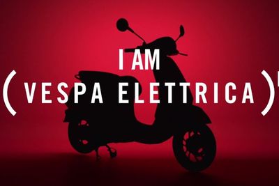 Piaggio Berkolaborasi dengan (RED), Luncurkan Produk Vespa Elettrica RED
