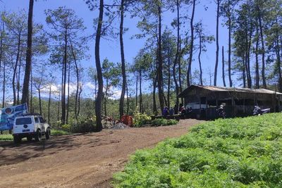 Diem-diem Ya... Bukit Ini Keren Parah! Bisa Lihat Tiga Gunung Sekaligus