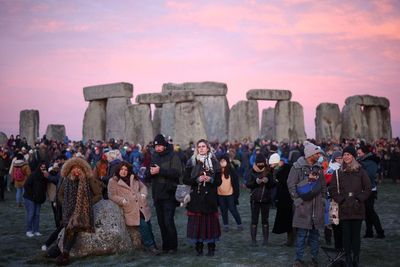 Perayaan Titik Balik Matahari Musim Dingin Stonehenge, Berikut Foto-fotonya