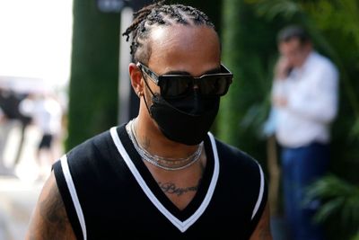 Usai Gagal Juara F1 2021, Lewis Hamilton Unfollow Semua Orang di Instagram