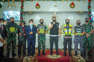 Tinjau Pelaksanaan Misa Natal di Gereja HKBP Sudirman, Bobby Nasution: Mari Saling Jaga
