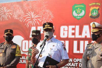 Anies Resmi Naikkan UMP DKI 2022 Sebesar 5,1 Persen Jadi 4,64 Juta