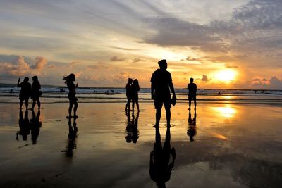 Potret Warga Nikmati Liburan Natal di Berbagai Daerah di Indonesia