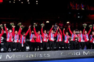 Pemerintah Serahkan Rp10 Miliar Bonus Piala Thomas kepada PBSI
